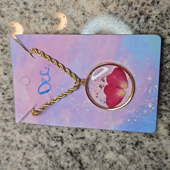 Birth Month Flower Handmade Necklace - Real Dried Flowers in Resin - Picture 11 of 11